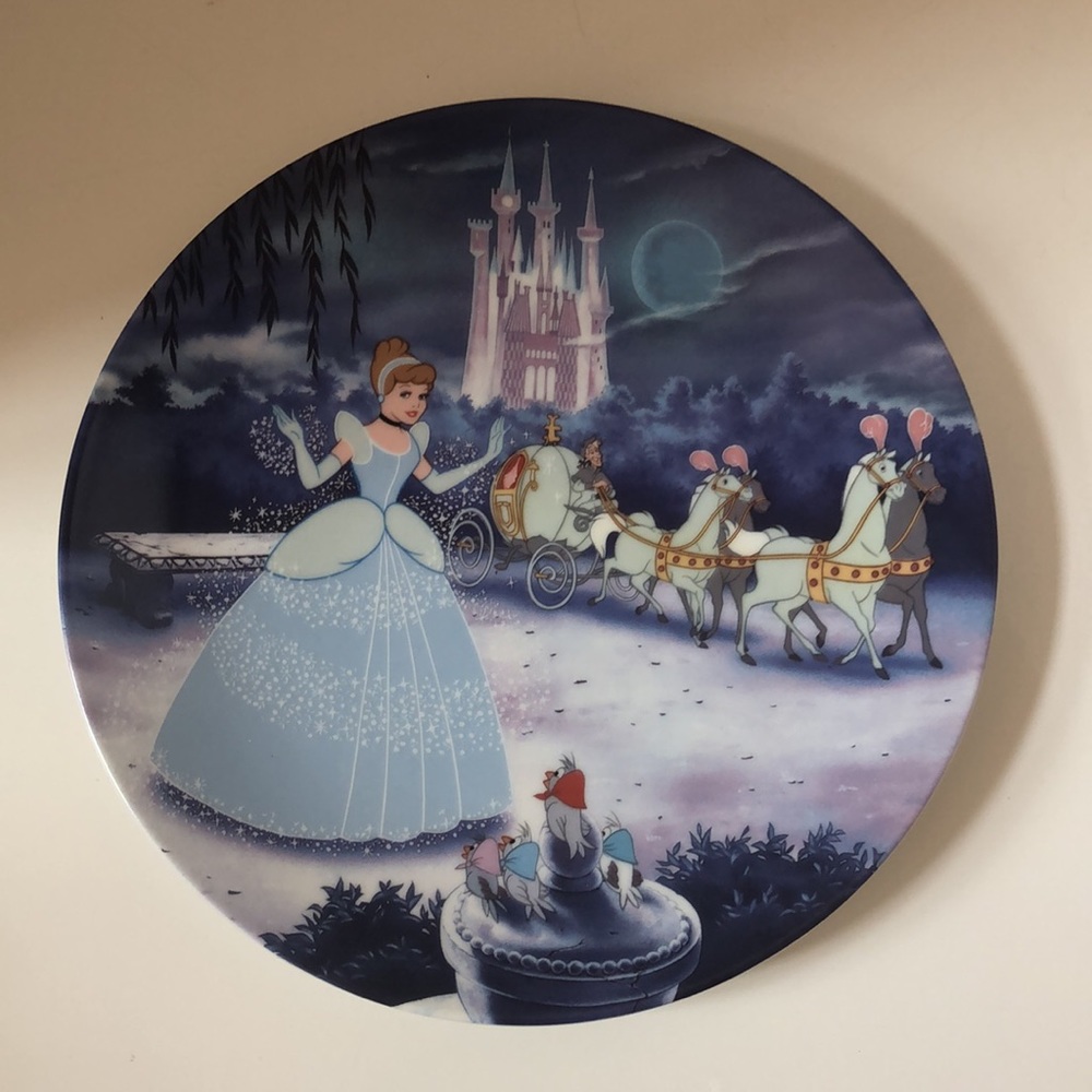 ⭐️Host Pick⭐️ - Disney - Cinderella plate